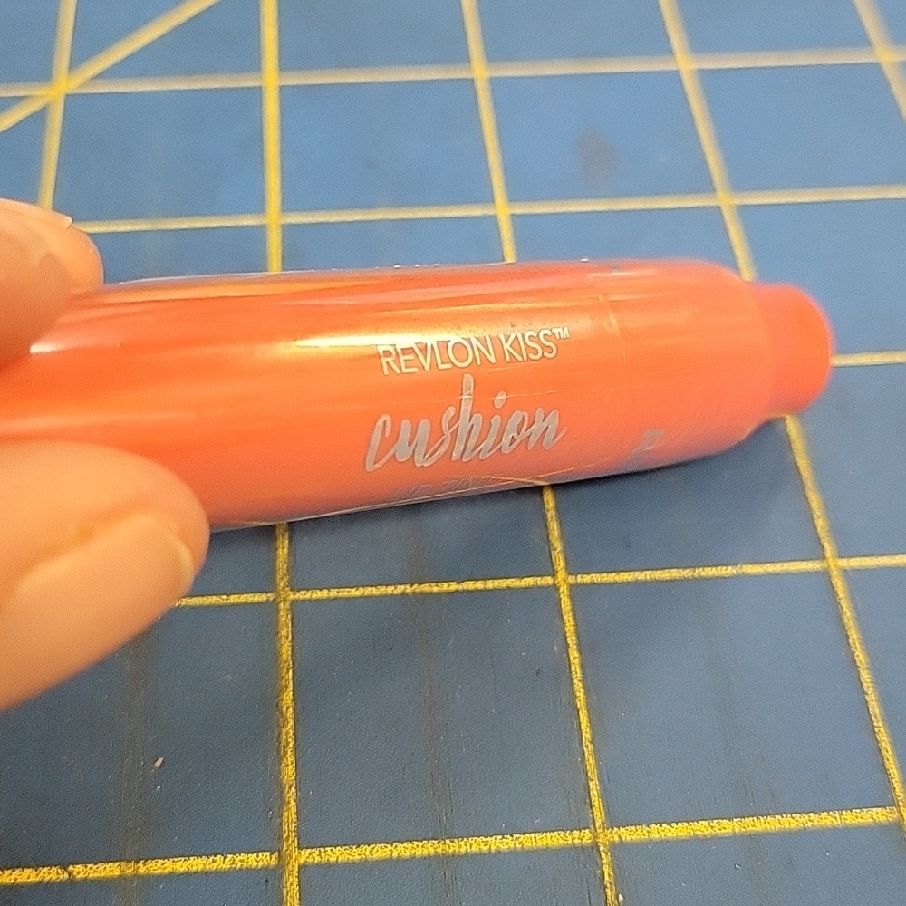Revlon Kiss Cushion Lip Tint - 250 High End Coral 4.4ml New Sealed Tube
